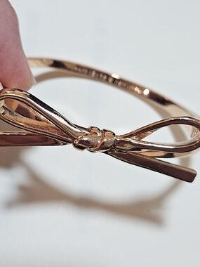 ​Kate Spade NY Skinny‎ Mini Bow Bangle Bracelet Rose Gold Tone Hinged Signed